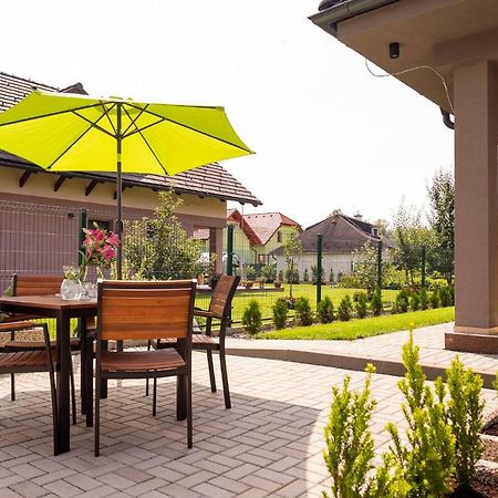 Elejan Apartamento Bešeňová Exterior foto