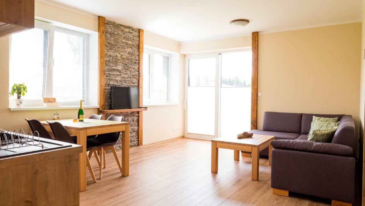 Elejan Apartamento Bešeňová Exterior foto