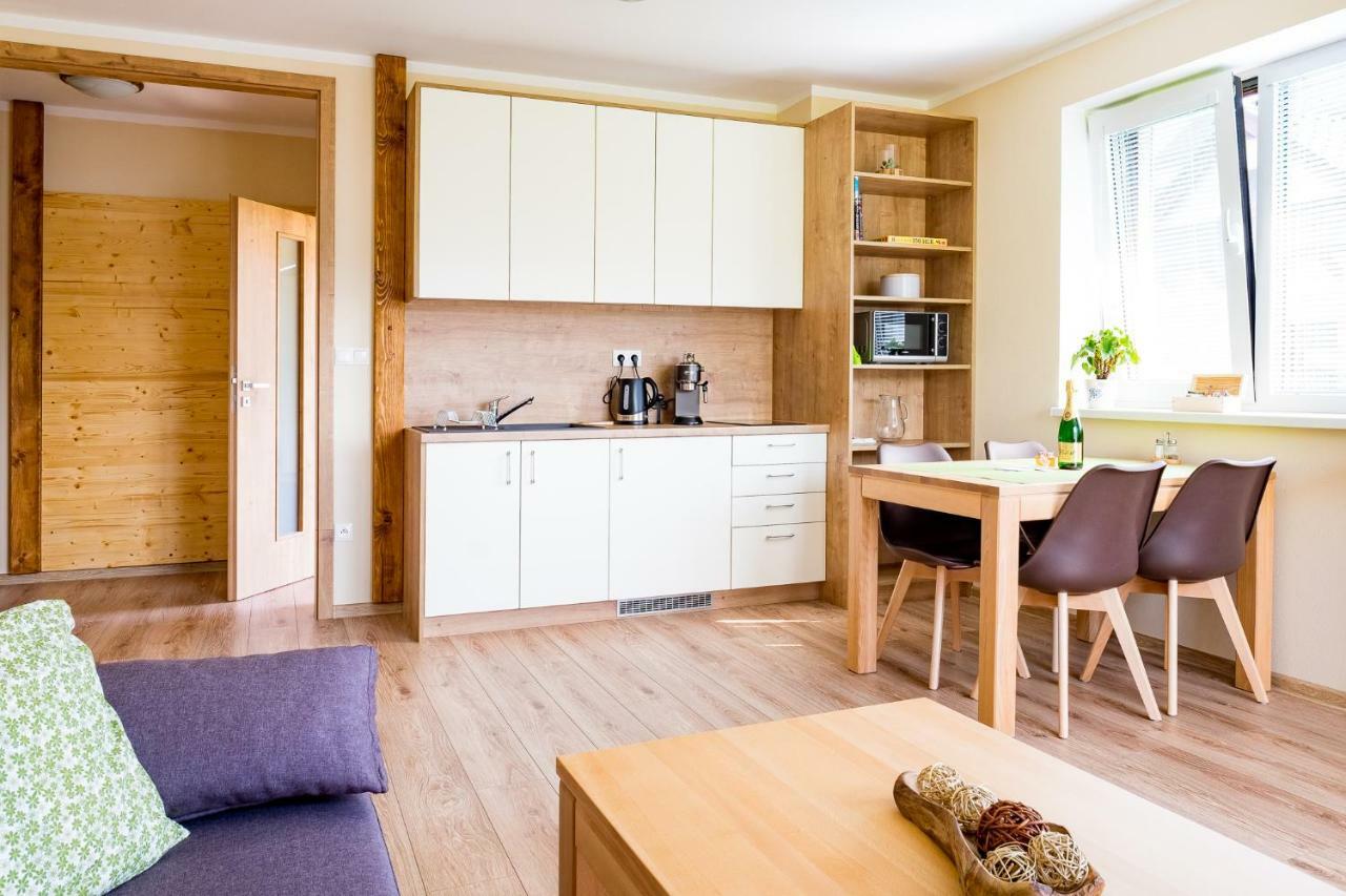 Elejan Apartamento Bešeňová Exterior foto