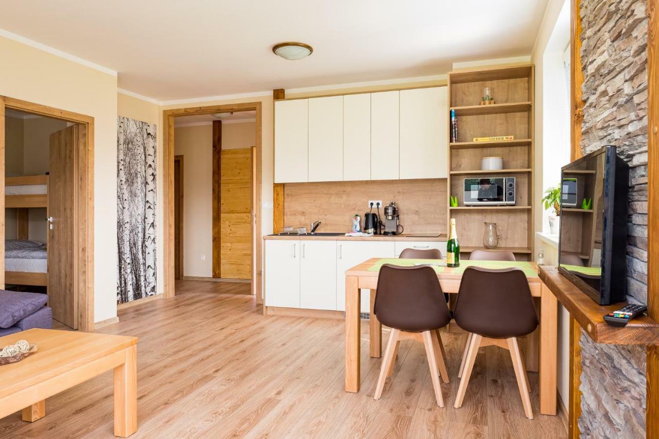 Elejan Apartamento Bešeňová Exterior foto