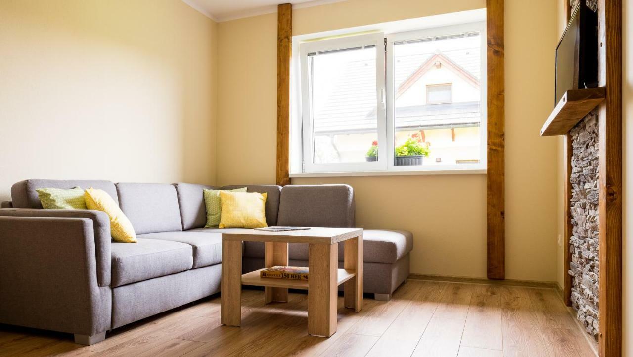 Elejan Apartamento Bešeňová Exterior foto