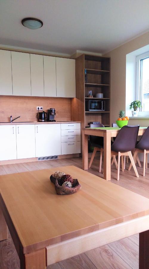 Elejan Apartamento Bešeňová Exterior foto