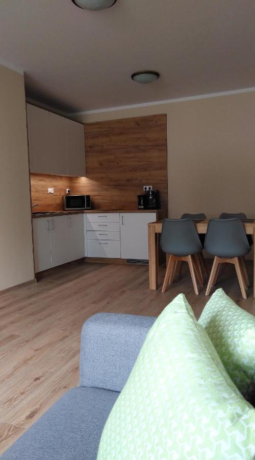 Elejan Apartamento Bešeňová Exterior foto