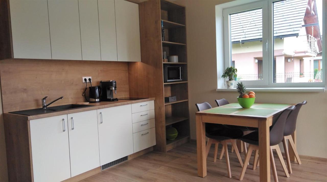 Elejan Apartamento Bešeňová Exterior foto